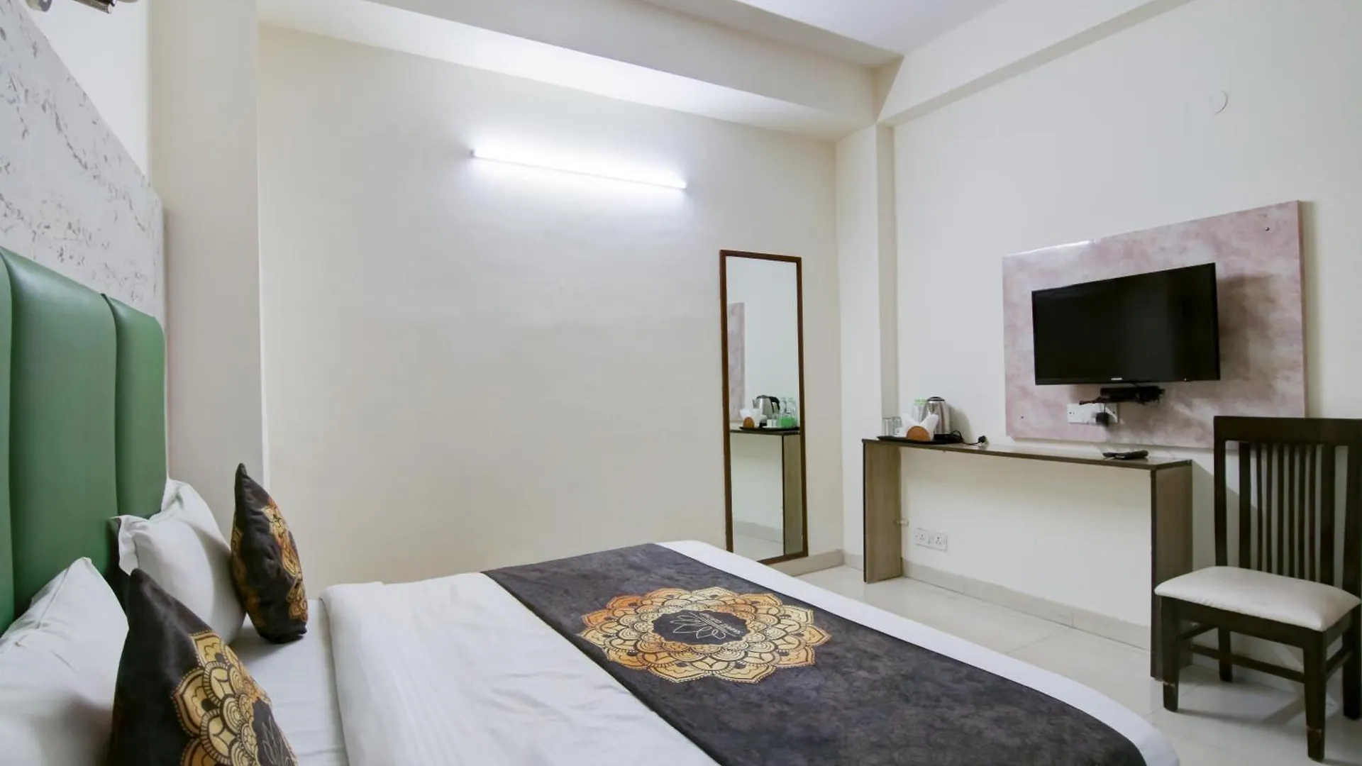 Hotel Hsp Suites At Delhi Airport New Delhi 3*,  India